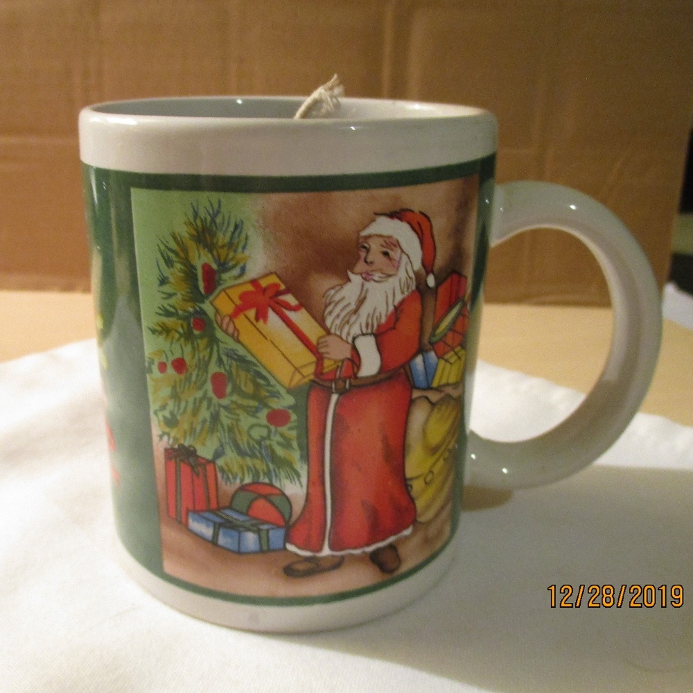 CHRISTMAS Coffee Mug Candle 21.07 OZ. Santa Bells Spiced Cherry
